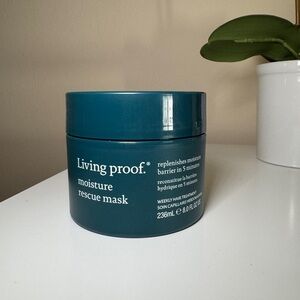 Living Proof 
Moisture Rescue Hair Barrier Mask